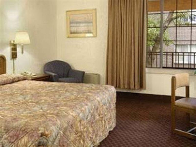 Rodeway Inn & Suites Ντένβερ Δωμάτιο φωτογραφία